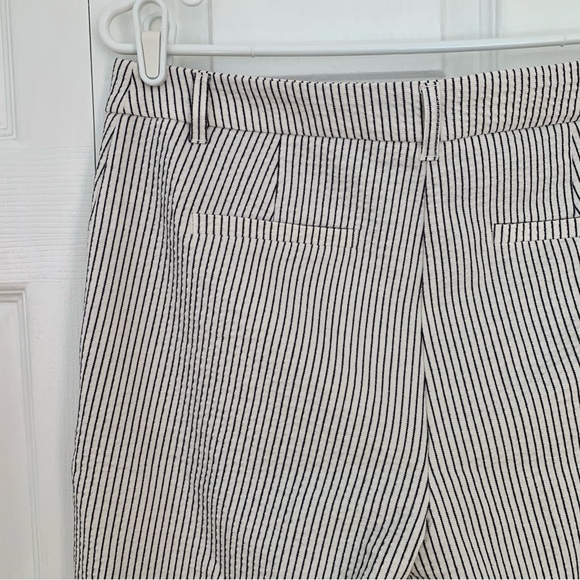 REITMANS Black and White Striped Cropped Pants Women’s Size 10 Regular - Picture 4 of 7